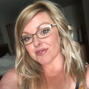 Meet your Posher, Aunna